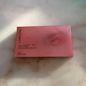 LAWLESS The Lavender One Eyeshadow Palette - Soft Pink